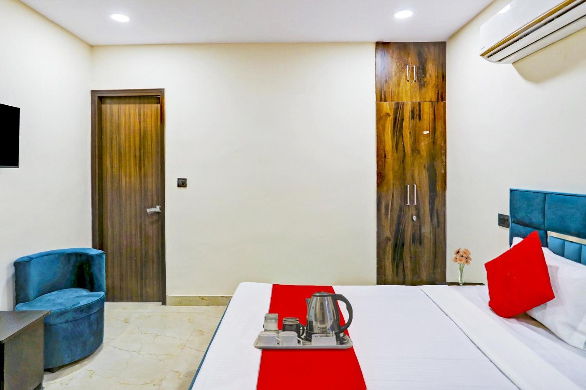 Hotel O Royal Lotus Stay Near Ip Extension Metro Station New Delhi Ngoại thất bức ảnh