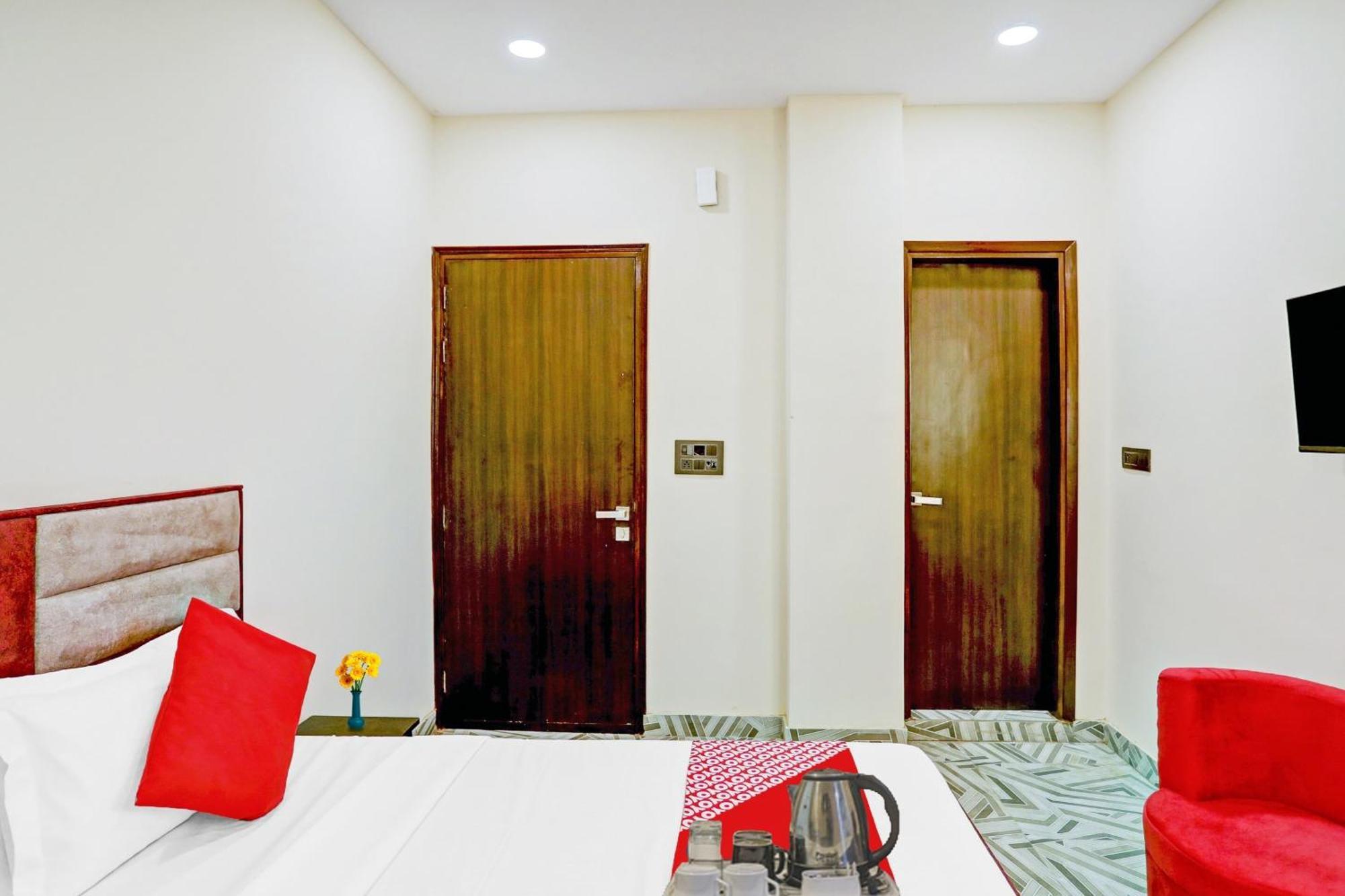 Hotel O Royal Lotus Stay Near Ip Extension Metro Station New Delhi Ngoại thất bức ảnh
