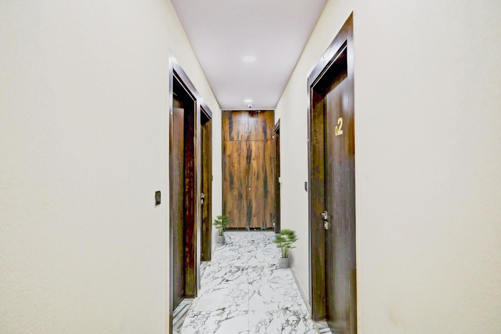 Hotel O Royal Lotus Stay Near Ip Extension Metro Station New Delhi Ngoại thất bức ảnh