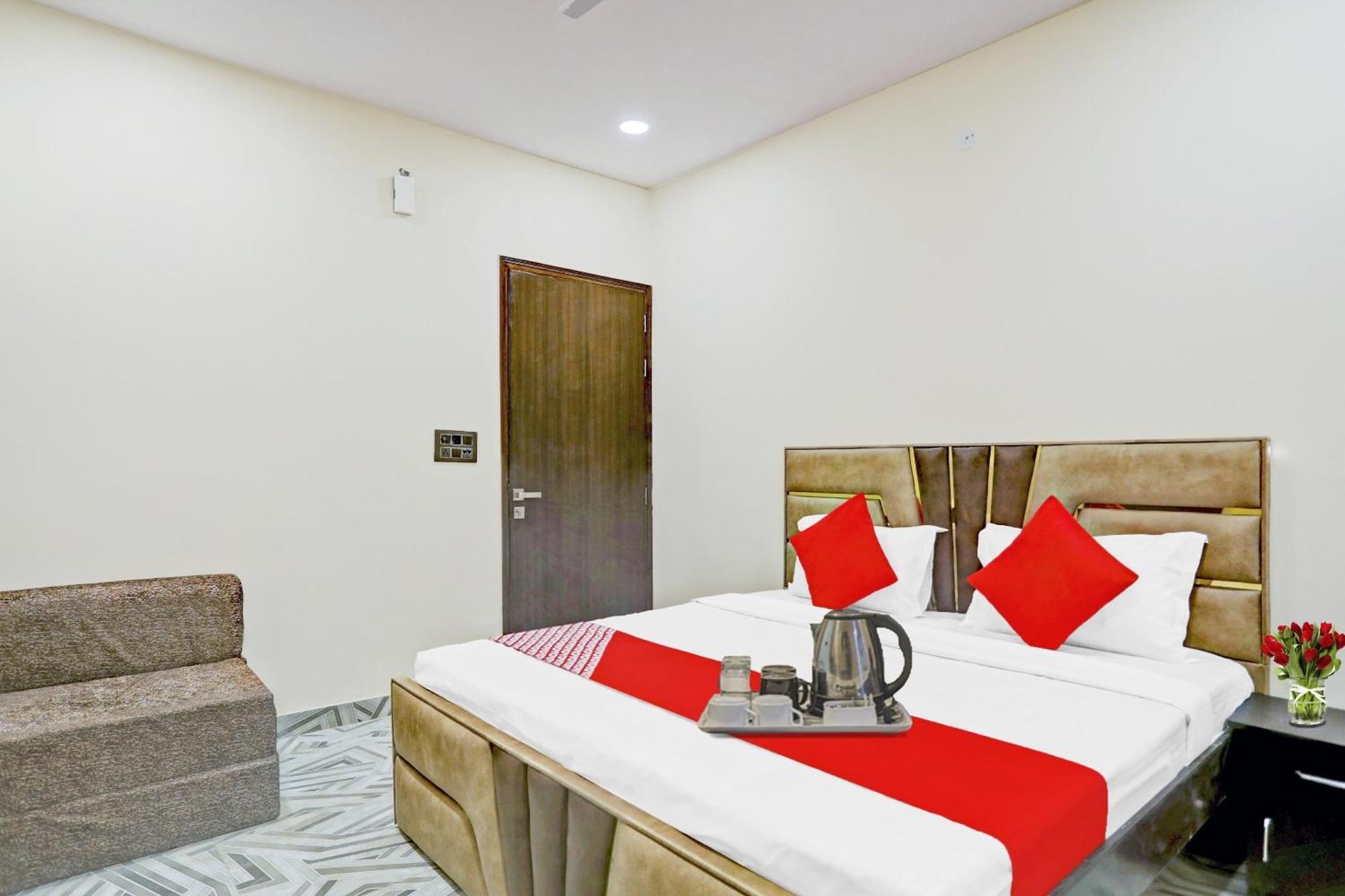 Hotel O Royal Lotus Stay Near Ip Extension Metro Station New Delhi Ngoại thất bức ảnh