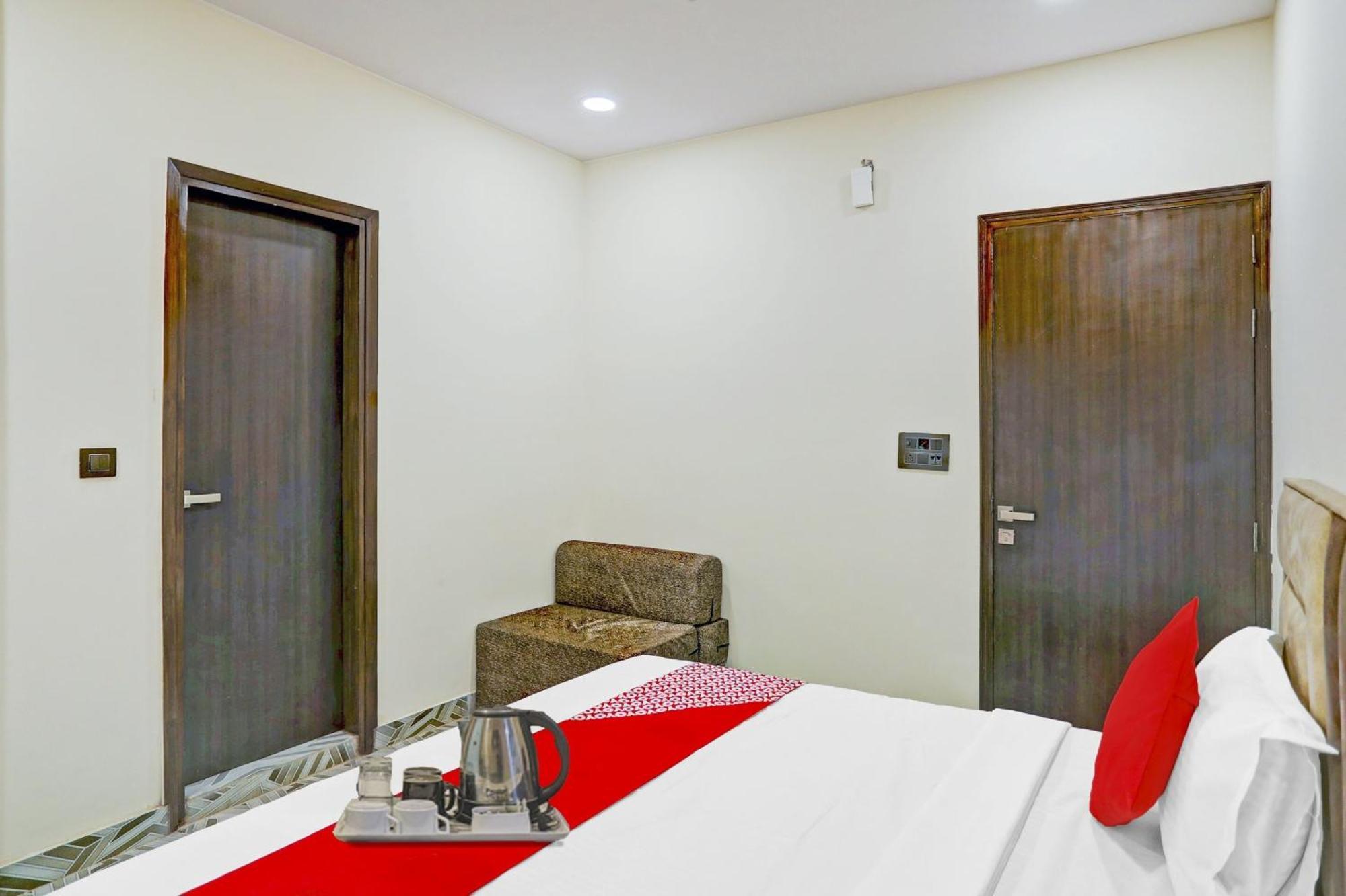 Hotel O Royal Lotus Stay Near Ip Extension Metro Station New Delhi Ngoại thất bức ảnh
